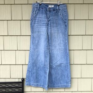 We The Free Wide Leg Light Jeans - Size 27